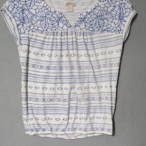 LUCKY BRAND Blue and White Patterned Sleeveless Women's Top - Size Medium